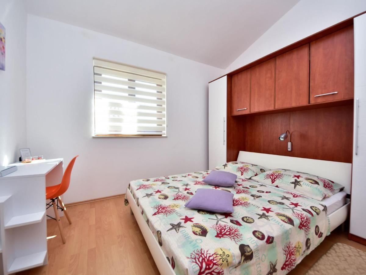 Cozy Holiday Home In Krusevo With Garden Exteriér fotografie